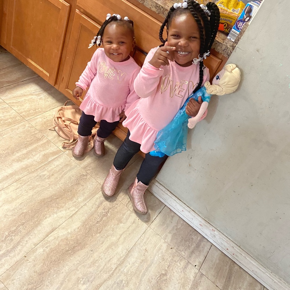 Meet your Posher, Zy'aira